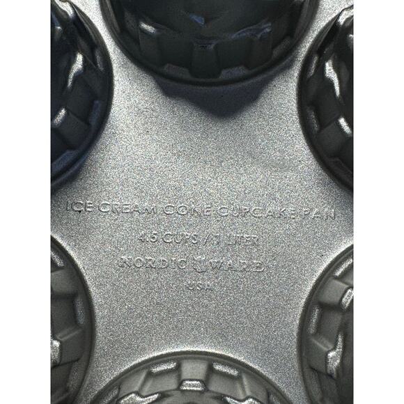 Vintage Nordic Ware Champagne Aluminum Ice Cream Cone Cake Pan - Picture 8 of 8